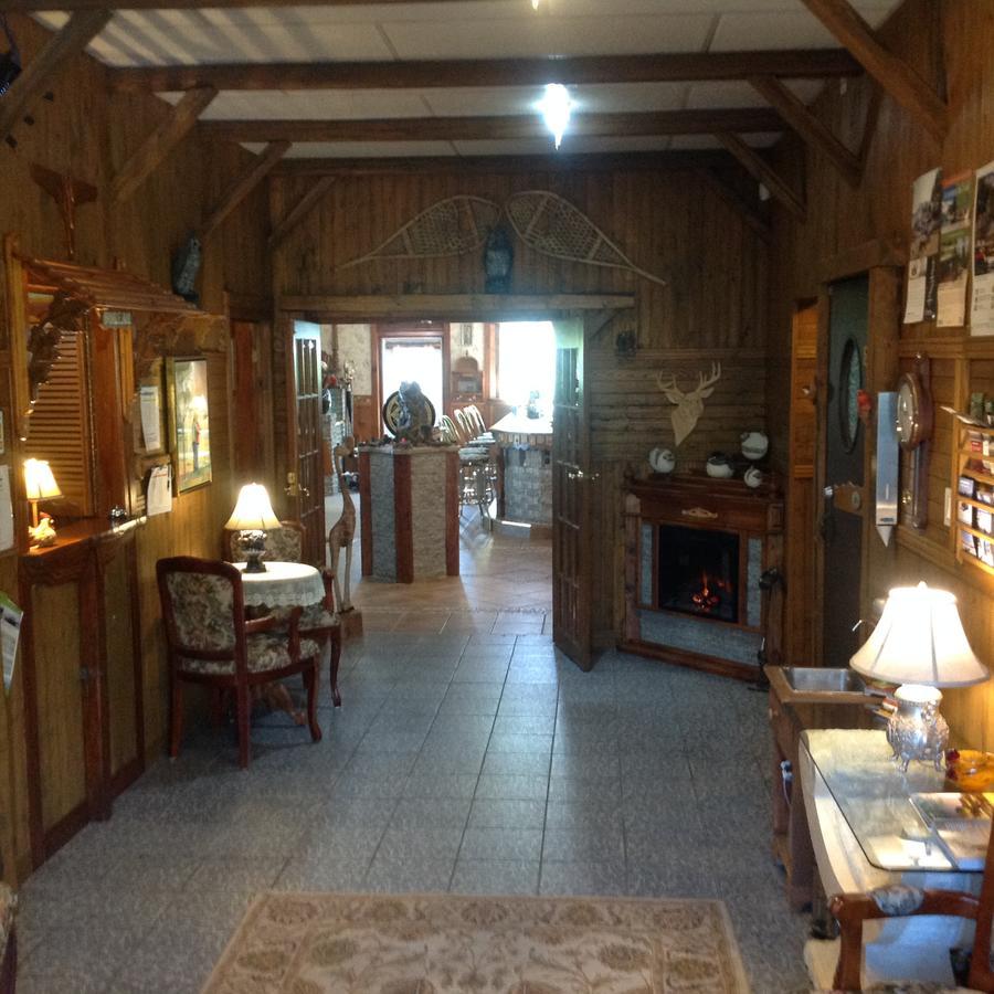 Auberge La Cote D'Or Петит-Ривьер-Сен-Франсуа Экстерьер фото