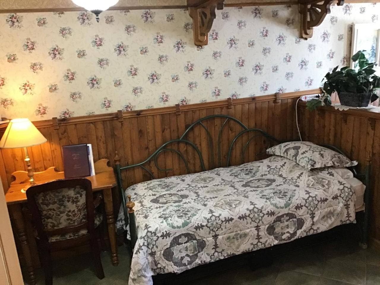 Auberge La Cote D'Or Петит-Ривьер-Сен-Франсуа Экстерьер фото