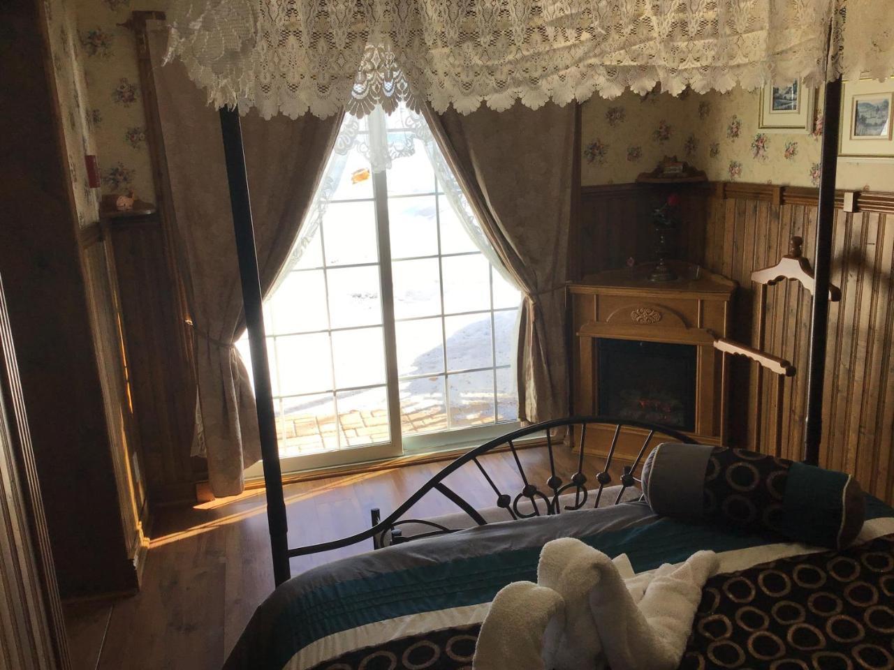 Auberge La Cote D'Or Петит-Ривьер-Сен-Франсуа Экстерьер фото